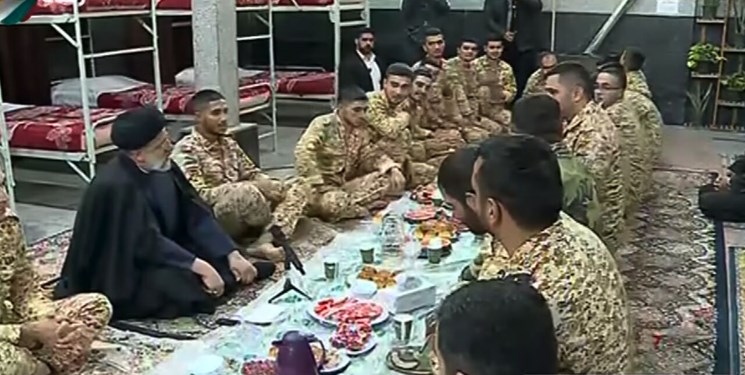 حضور رئیس‌جمهور در جشن یلدای سربازان