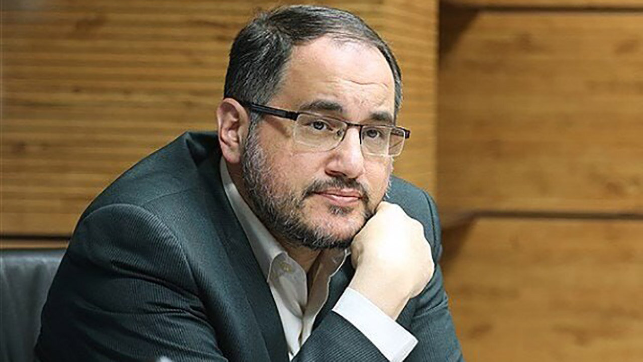 رئیس مرکز پژوهشهای مجلس از ضرورت تفکیک بین میدان اجتماعی و عرصه تصمیمگیری گفت؛ عرصه دفاع نیازمند شور و حضور مردم است اما... رئیس مرکز پژوهشهای مجلس از ضرورت تفکیک بین میدان اجتماعی و عرصه تصمیمگیری گفت؛ عرصه دفاع نیازمند شور و حضور مردم است اما...